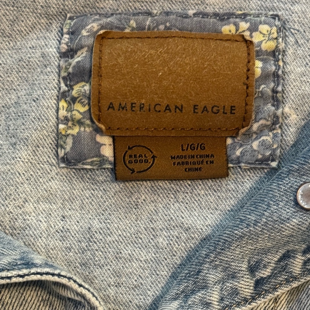 American Eagle Cropped Denim Jacket - Picture 4 of 8